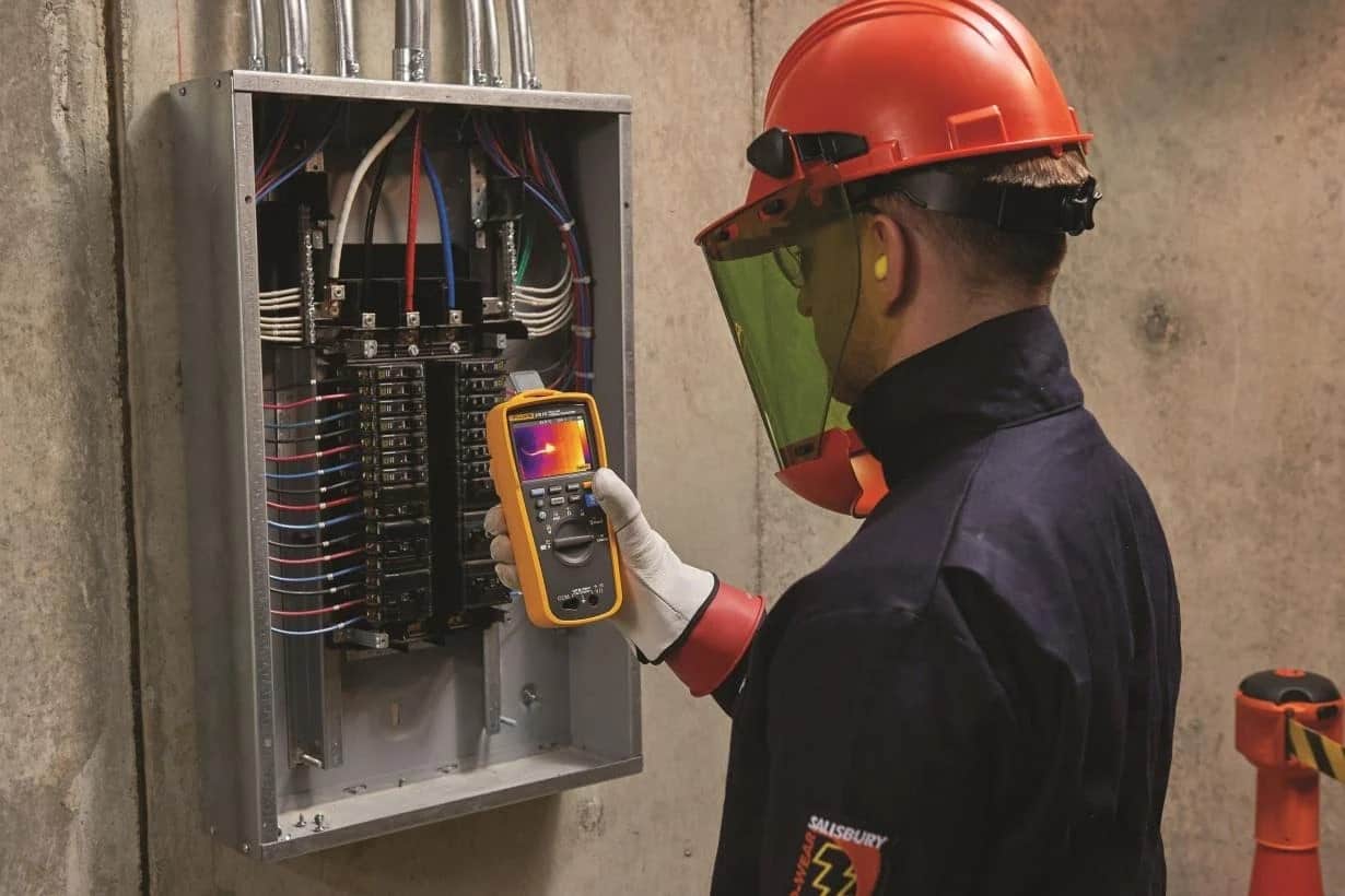 مولتیمتر دیجیتال فلوک 2 1 ezgif 5 39182c0dd1 min